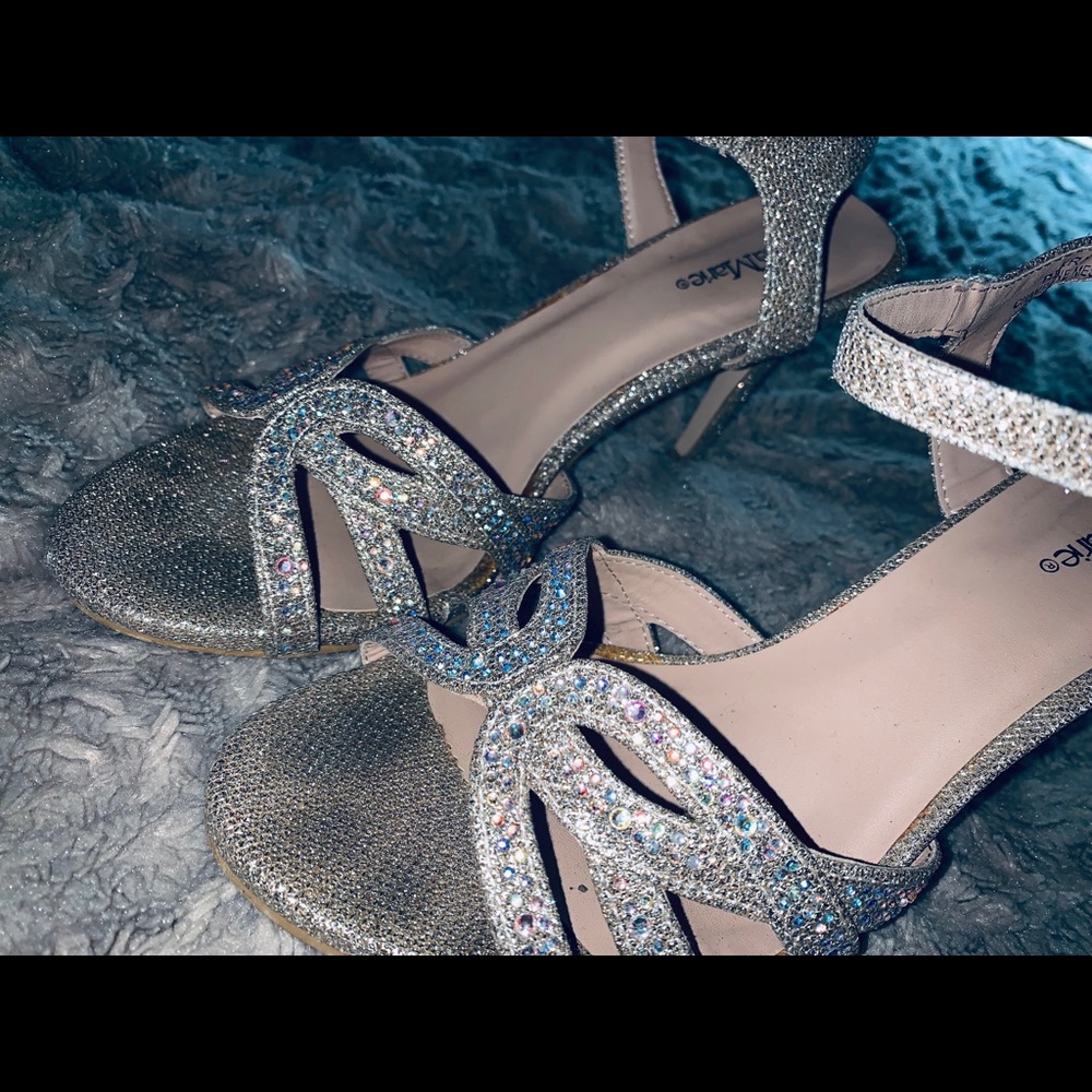 High heels - Picture 3 of 3